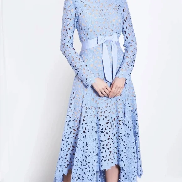 Asymmetrical Guipure dress by Oscar De La Renta - Picture 3 of 6